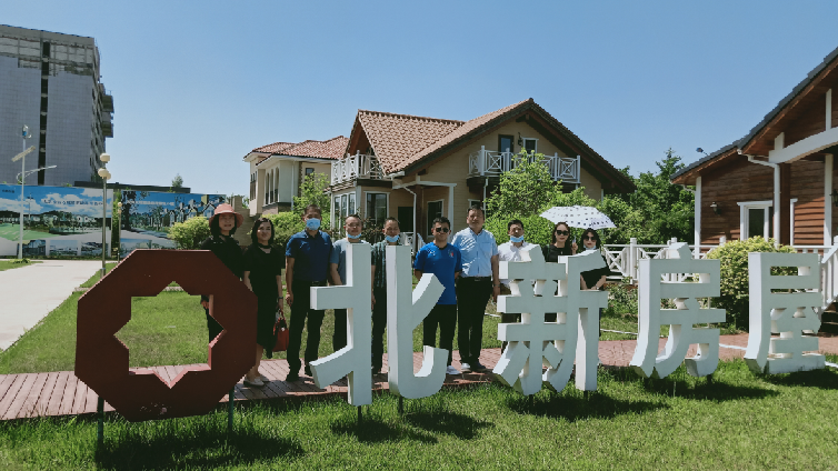 株洲市經(jīng)開區(qū)周治國一行 到北新房屋有限公司考察交流